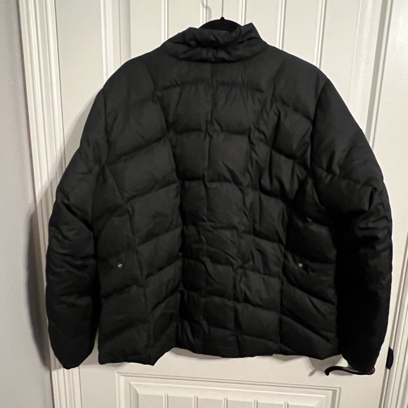 #3332. Eddie Bauer Women's Black Down Filled Quilted Puffer Coat. Size XXL - Picture 2 of 12